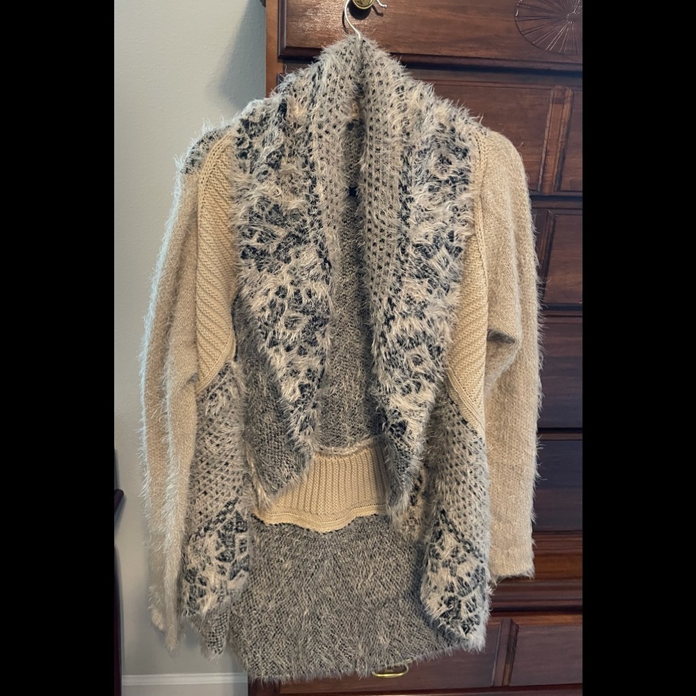 Milano high low sweater.